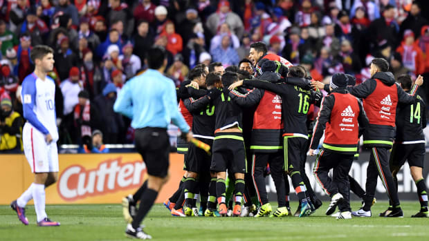 usa-mexico-celebration-pulisic-el-tri.jpg
